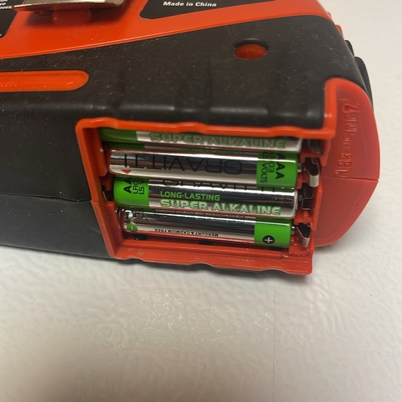 Black and Decker Autotape Tape Measure - Picture 3 of 3